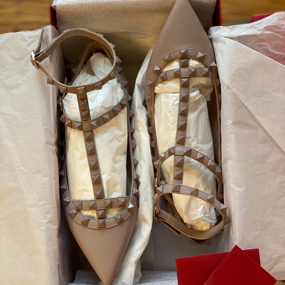 ✨NEW✨ Valentino Rockstud T-strap Ballerina 37 7 - Picture 4 of 5